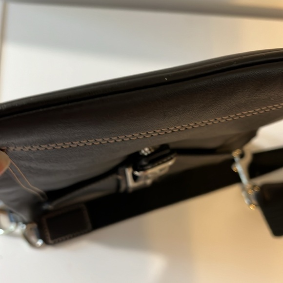 VINTAGE COACH HAMILTON LUXURY DESIGNER LEATHER SWING CROSSBODY BAG - Picture 4 of 8